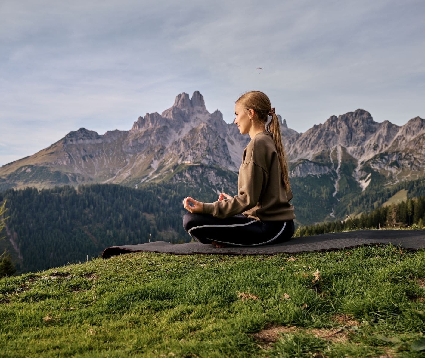 Yoga in den Bergen © Matthias Fritzenwallner