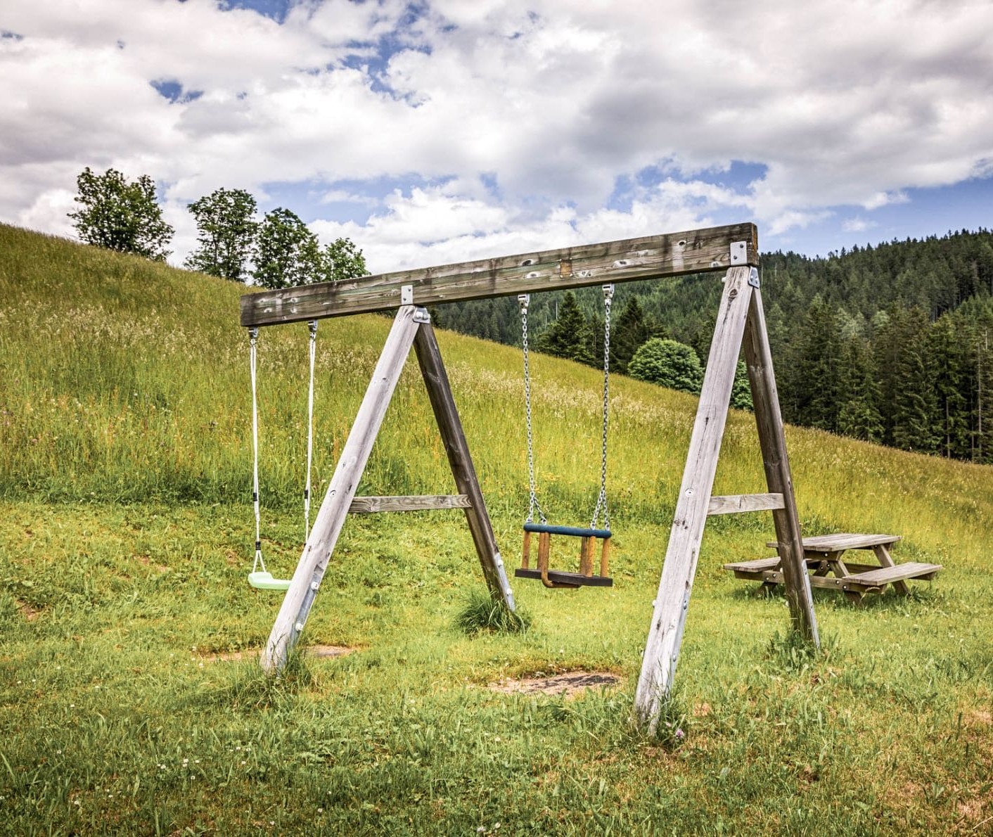 Spielplatz mit Schaukel © Bernd Suppan