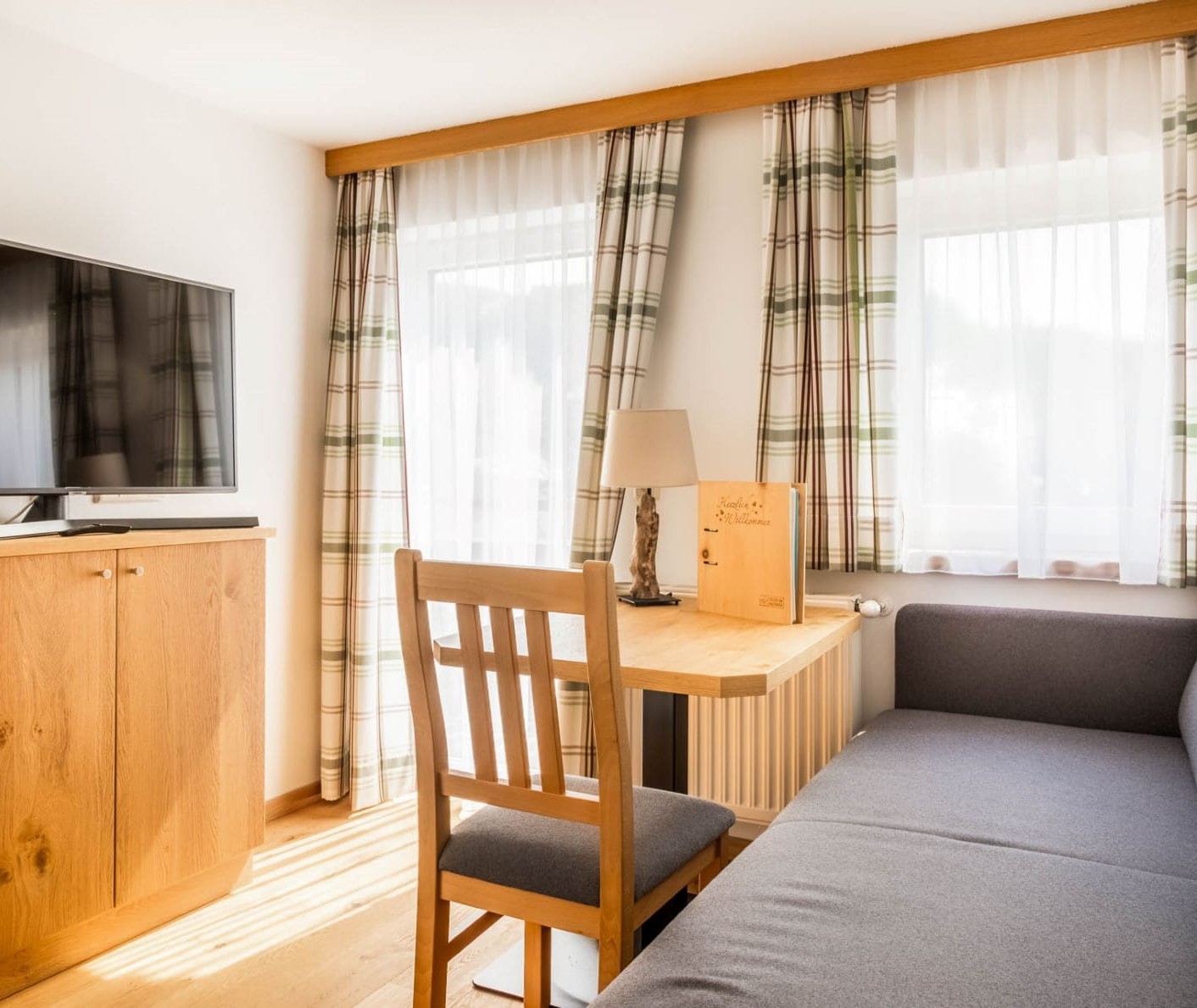 Wohnraum mit TV © Bernd Suppan