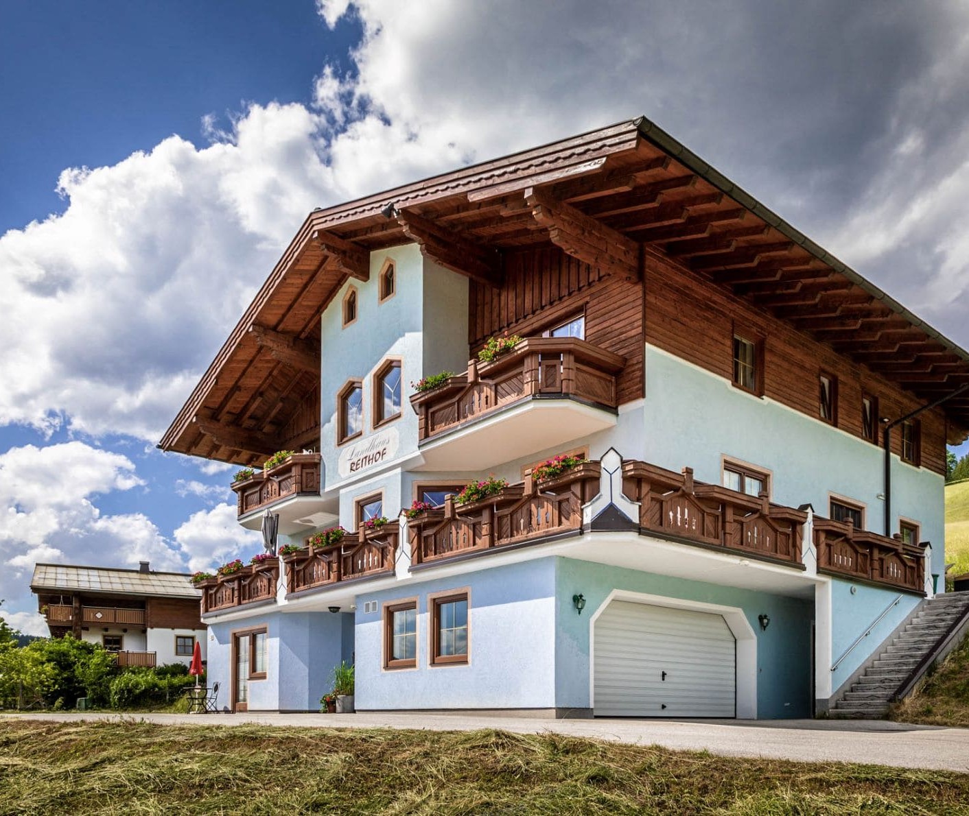 Landgasthofs Reithof an einem sonnigen Tag © Bernd Suppan