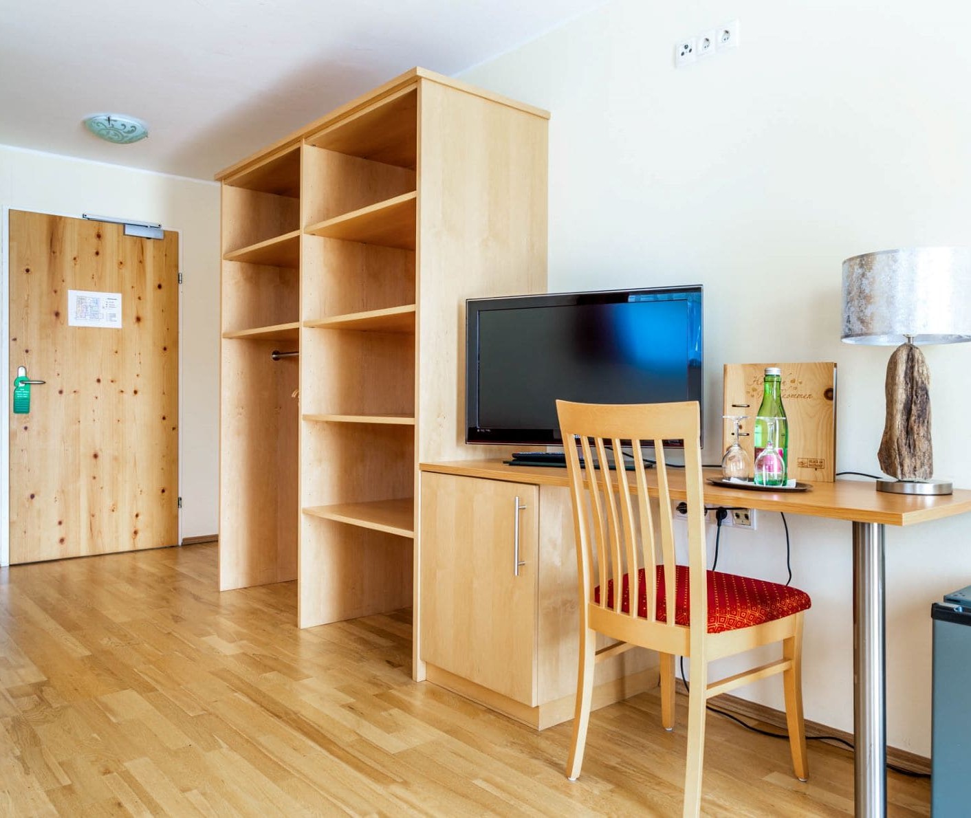 Wohnbereich mit Fernseher © Bernd Suppan 