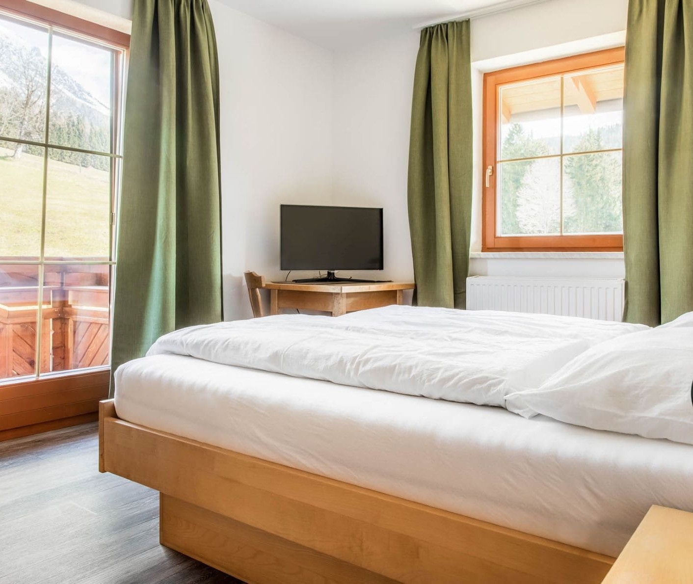 Schlafzimmer mit Balkon und Aussicht © Bernd Suppan