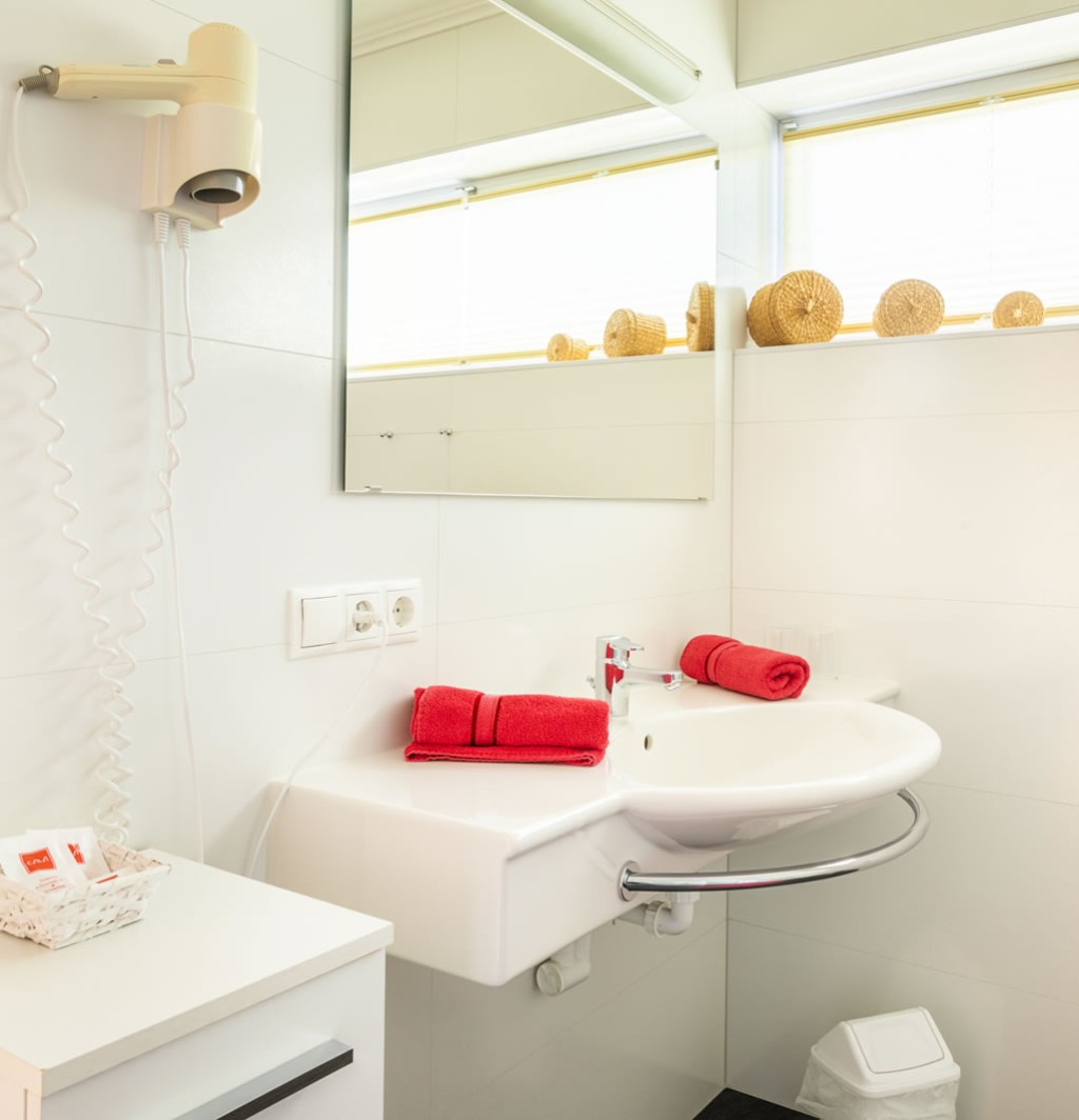 Moderne und saubere Badezimmer © Bernd Suppan